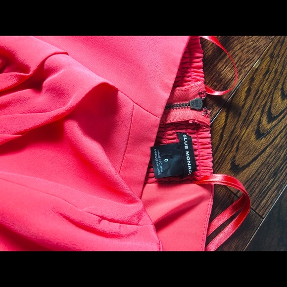 Club Monaco side gather dress in peach - Picture 2 of 2